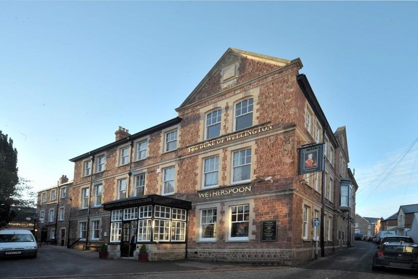 The Duke Of Wellington Wetherspoon Hotel Minehead Exterior photo